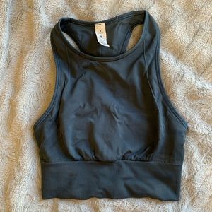 Lululemon cropped Sports Bra NEW